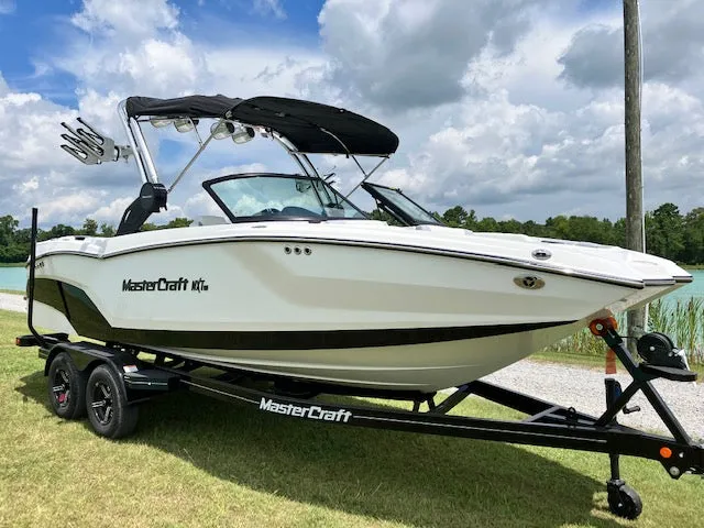 2023 MasterCraft NXT 22 *SOLD*