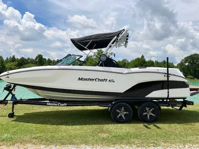 2023 MasterCraft NXT 22 *SOLD*