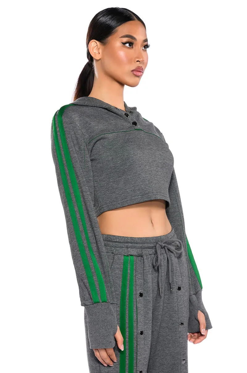 ACQUAINTED CROPPED HOODIE