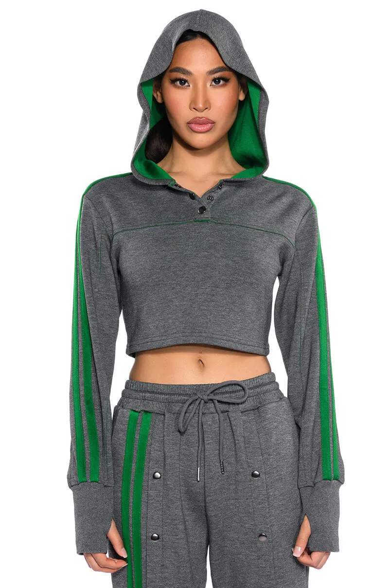 ACQUAINTED CROPPED HOODIE