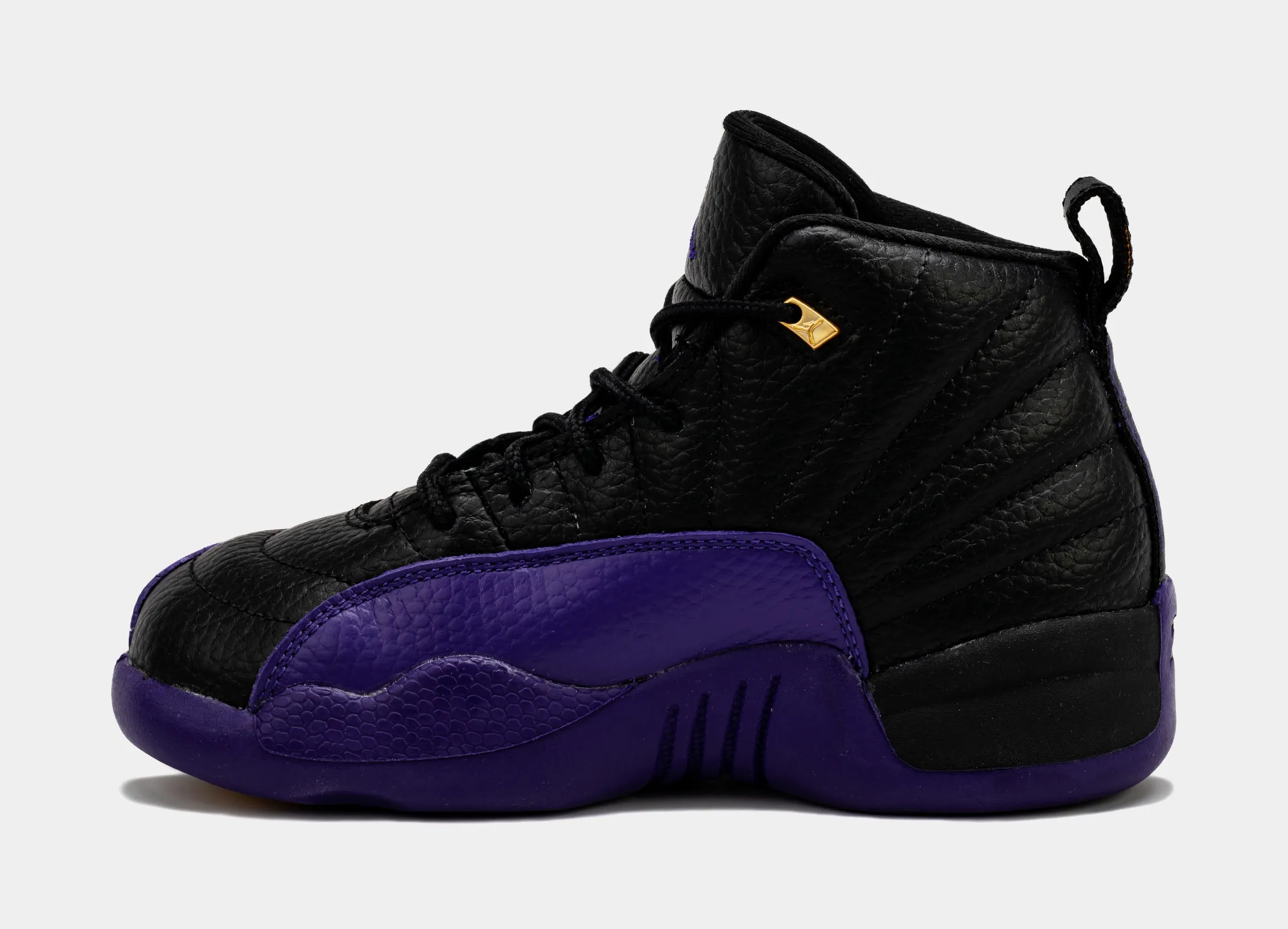 Air Jordan 12 Retro Field Purple Preschool Lifestyle Shoes (Black/Purple)