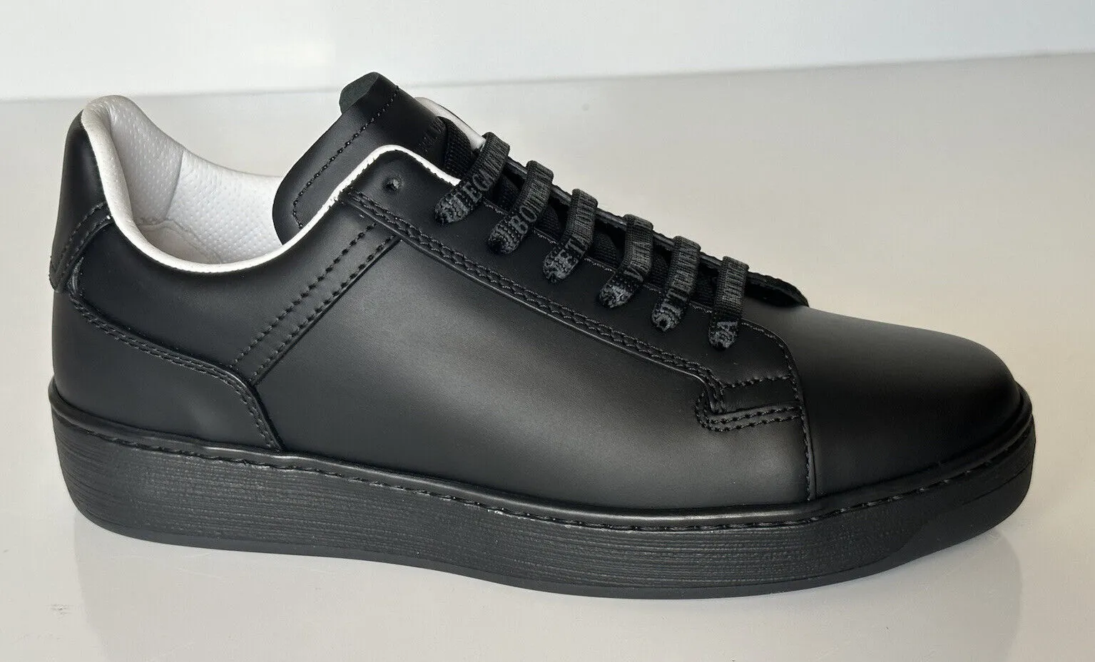 NIB $690 Bottega Veneta Men's Calf Leather Black Sneakers 8 US (41) 578298