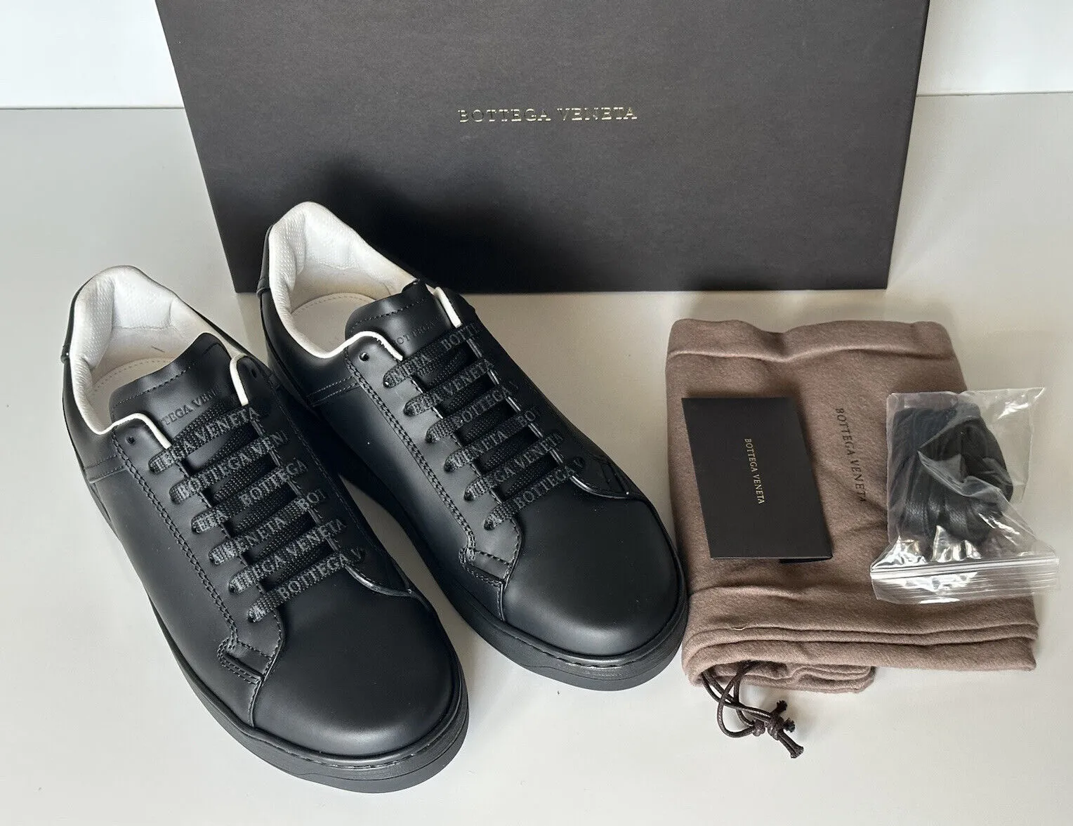 NIB $690 Bottega Veneta Men's Calf Leather Black Sneakers 8 US (41) 578298