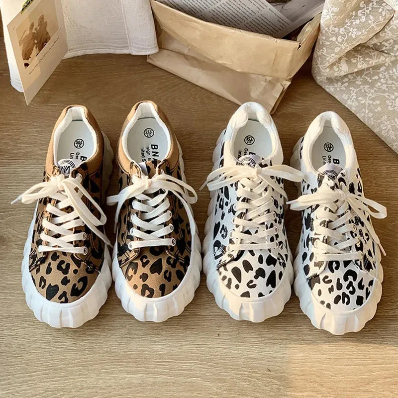 TAVIMART  -  Leopard Print Canvas Shoes for Women, Student Thick-Soled Women's Sneakers, Low-Top Non-Slip Retro Casual Shoes